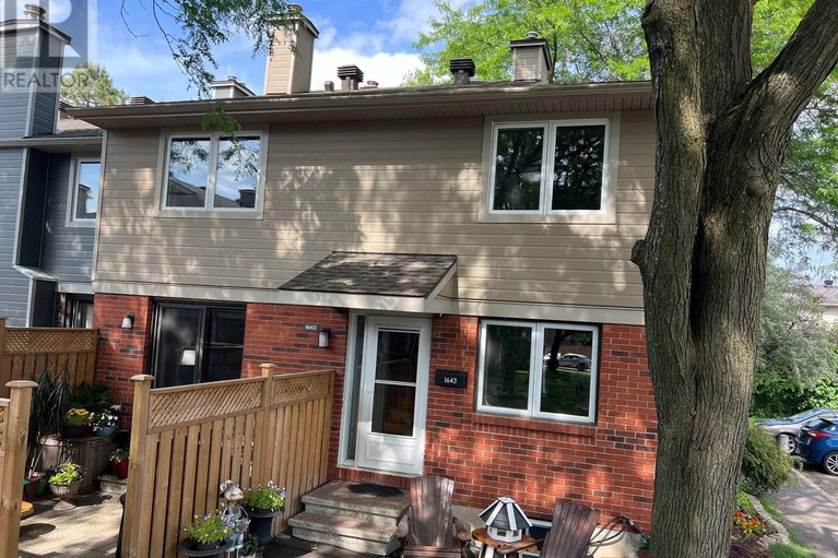 28418354/92-1643-du-sommet-place/chateauneuf/ottawa/ontario/K1C4Z9_1
