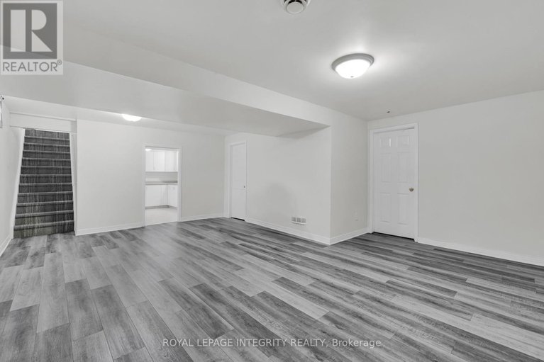 28882325/1979-jasper-avenue/ellwood/ottawa/ontario/K1V0X9_23