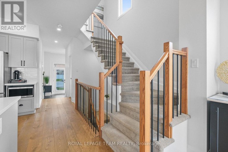 29642732/315-big-dipper-street/riverside-southgloucester-glen/ottawa/ontario/K4M0J2_23