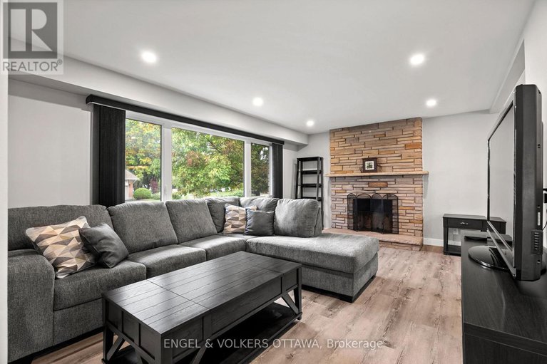 28934380/20-gary-avenue/manordale/ottawa/ontario/K2G3L3_2