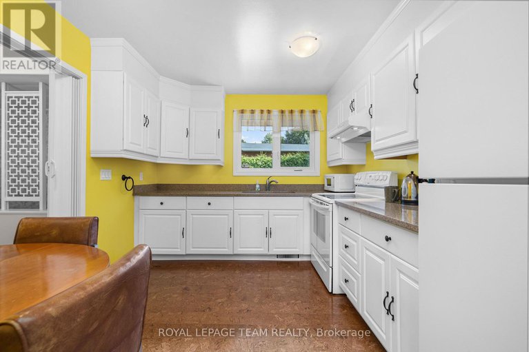 29135223/30-ellery-crescent/lynwood-village/ottawa/ontario/K2H6M6_16