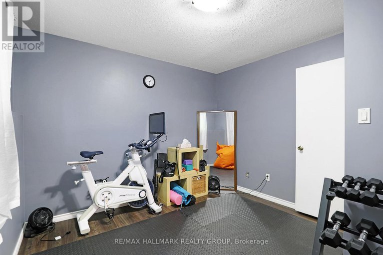 28485639/8-405-montfort-street/vanier/ottawa/ontario/K1L8G8_17