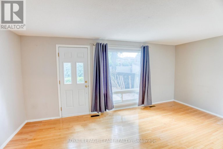 28595123/1094-grenoble-crescent/orleans-wood/ottawa/ontario/K1C2C6_11