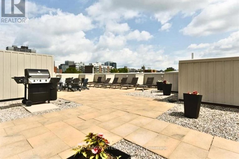 28737511/320-429-kent-street/ottawa-centre/ottawa/ontario/K2P1B5_15