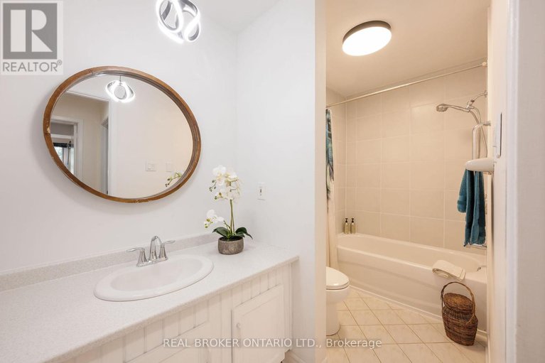 28141564/31-reaney-court/beaverbrook/ottawa/ontario/K2K1W7_27