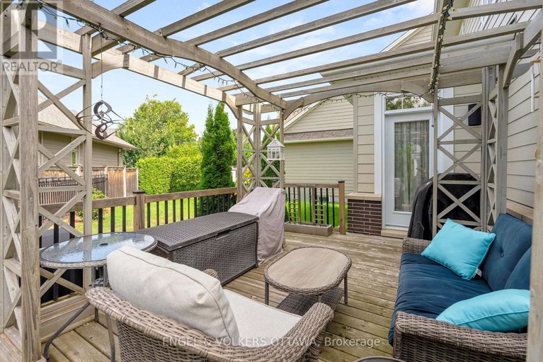 28925746/27-esquimault-avenue/bruce-farmgraham-parkqualicumbellands/ottawa/ontario/K2H6Z4_39