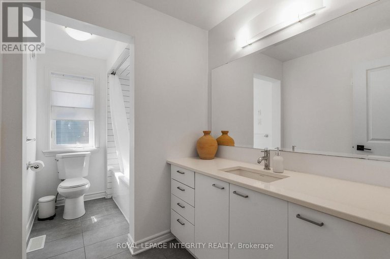 29018592/181-crevasse-road/mer-bleuebradley-estatesanderson-park/ottawa/ontario/K1W0H8_27