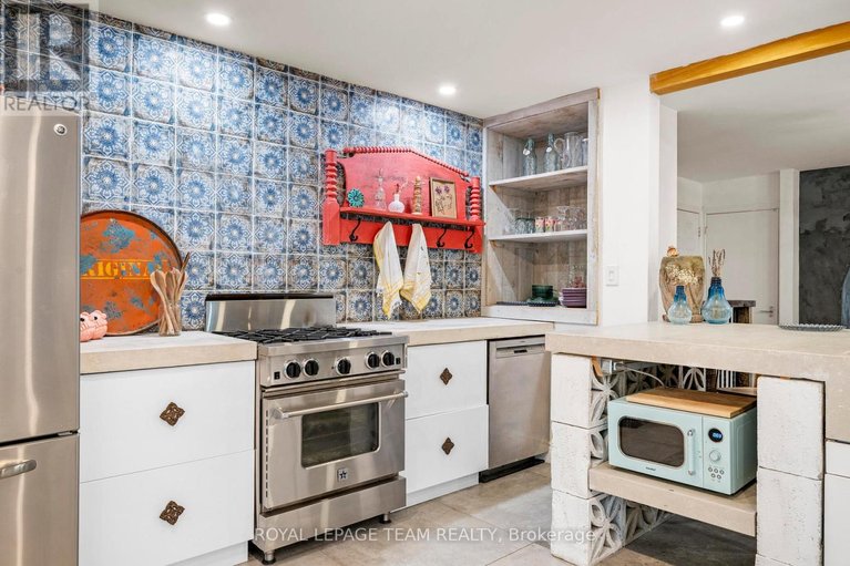 29622529/33-rutherford-crescent/beaverbrook/ottawa/ontario/K2K1N1_17