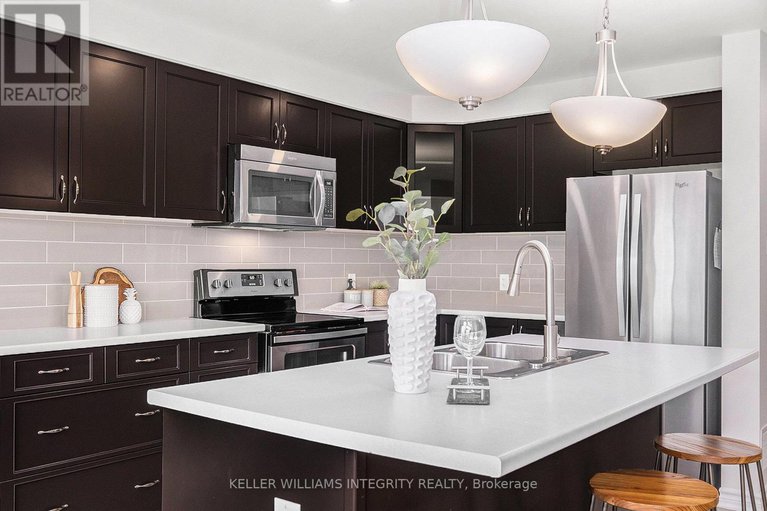 28484837/305-lipizzaner-street/stittsville-south/ottawa/ontario/K2S0X8_14