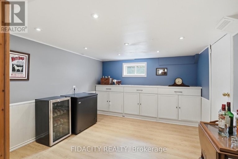 29641176/6560-jack-pine-crescent/greely/ottawa/ontario/K4P1E1_29