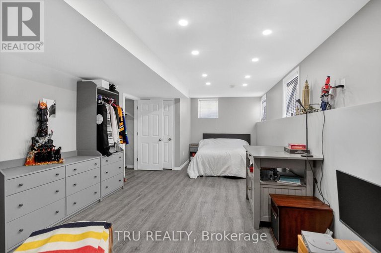 29443424/126-pinelock-street/emerald-meadowstrailwest/ottawa/ontario/K2M0L5_42