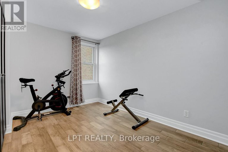 28834733/807-1100-ambleside-drive/woodroffe/ottawa/ontario/K2B8G6_28