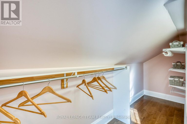 28888820/48-mill-street/almonte/ontario/K0A1A0_23