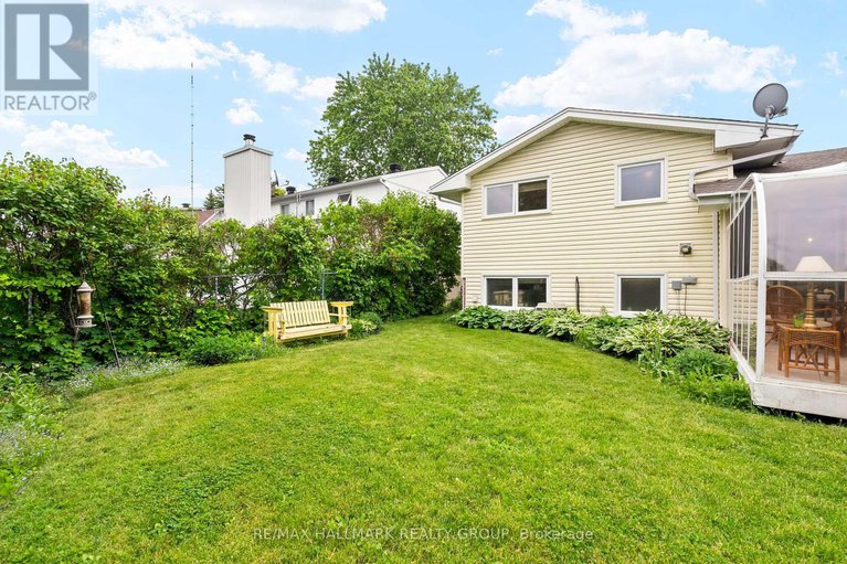 28581725/2143-hubbard-crescent/beacon-hill-north/ottawa/ontario/K1J6L3_33