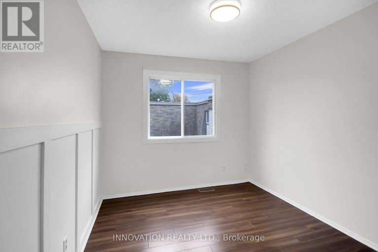 28915689/26-corley-private/heron-gateindustrial-park/ottawa/ontario/K1V8T7_26