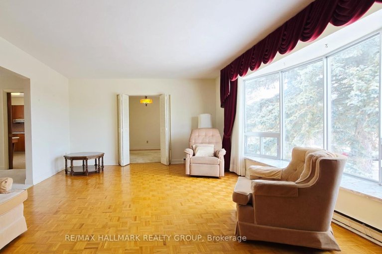 29515187/44-foothills-drive/lynwood-village/ottawa/ontario/K2H6K3_6