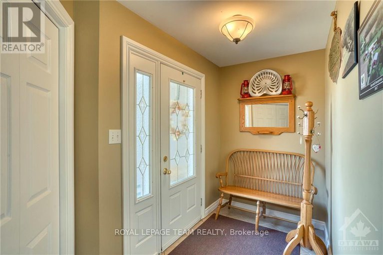 27581108/6443-martin-street/blakeneyalmonte/almonte/ontario/K0A1A0_3