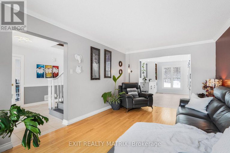 29302763/1322-du-gouverneur-drive/cumberland-ridge/ottawa/ontario/K4C1E2_17