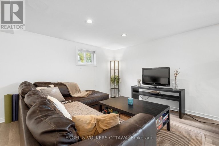 29427453/1270-cheverton-avenue/alta-vista/ottawa/ontario/K1H7P6_28