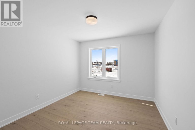 29368804/1020-moore-street/brockville/brockville/ontario/K6V0H2_28