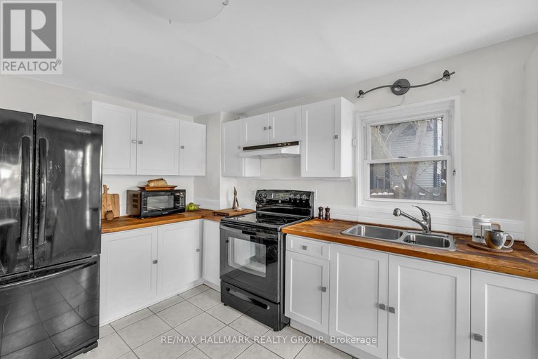 27896740/477-booth-street/west-centre-town/ottawa/ontario/K1R7L1_17