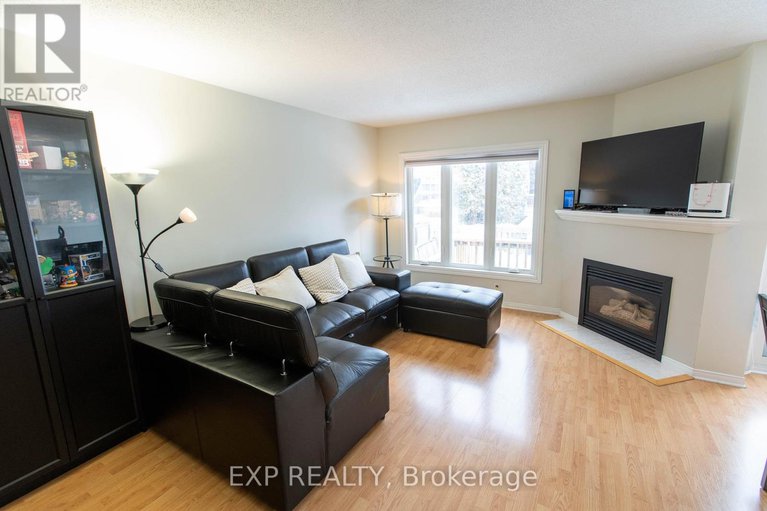 29399135/54-sheppards-glen-avenue/emerald-meadowstrailwest/ottawa/ontario/K2M2M9_4