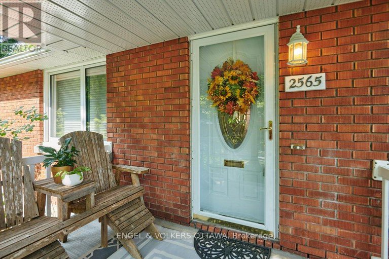 28848806/2565-elmhurst-street/queensway-terrace-north/ottawa/ontario/K2B7N2_4