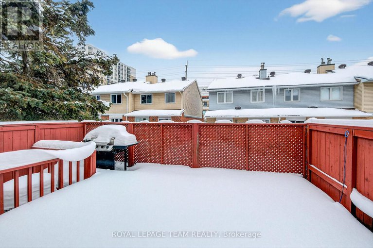 29325603/42-oakhaven-private-s/overbrookcastle-heights/ottawa/ontario/K1K4K1_39