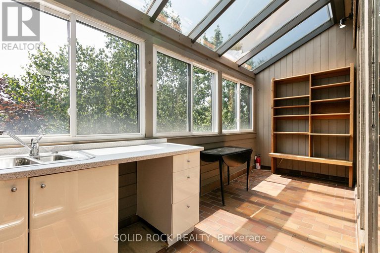 28616919/541-besserer-street/sandy-hill/ottawa/ontario/K1N6C6_29