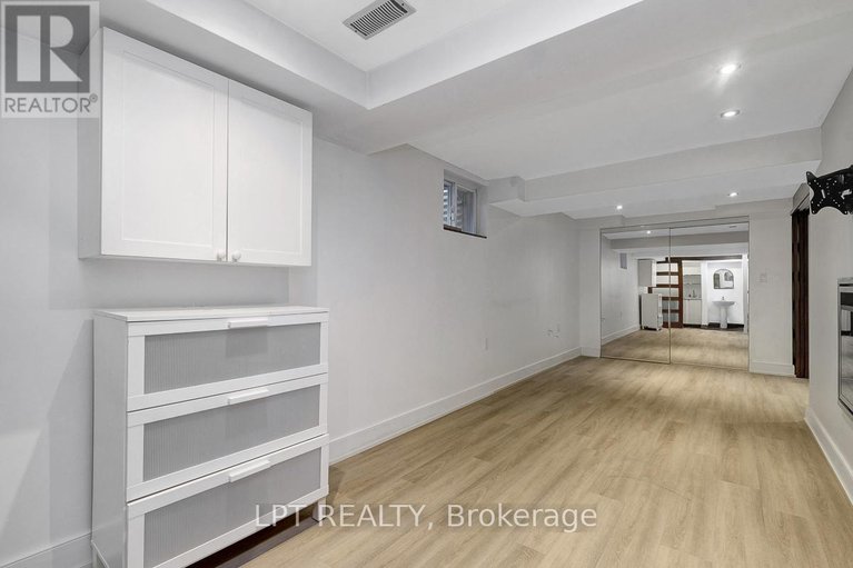 28412774/236-3310-southgate-road/south-keys/ottawa/ontario/K1V8X4_26