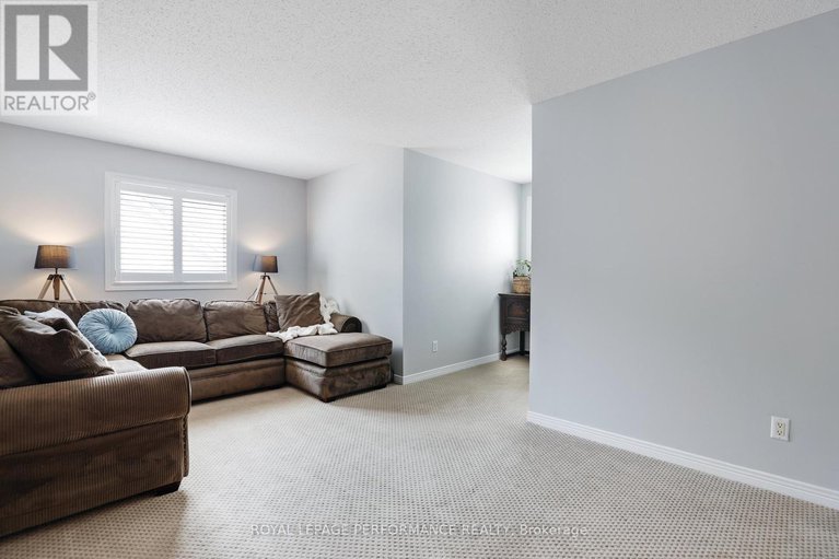 28809857/824-covehead-crescent/riverside-southgloucester-glen/ottawa/ontario/K1V1M3_22