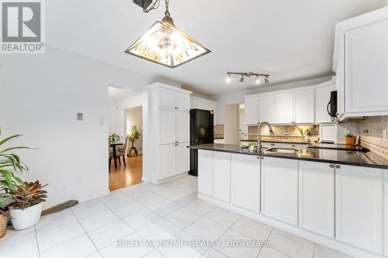 28765725/18-shetland-way/bridlewood/ottawa/ontario/K2M1R9_15