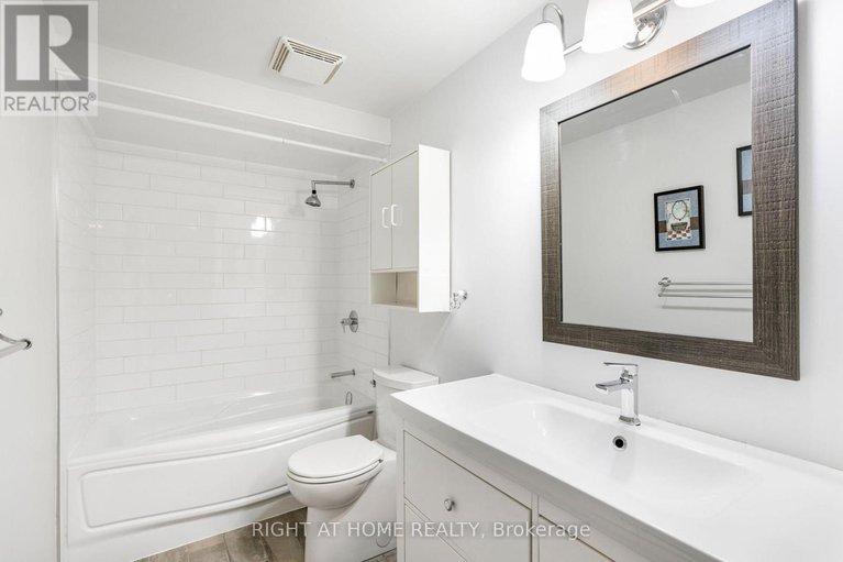 28426609/23d-forester-crescent/westcliffe-estates/ottawa/ontario/K2H8Y1_17
