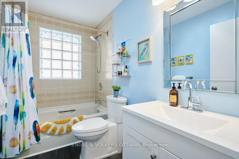28848806/2565-elmhurst-street/queensway-terrace-north/ottawa/ontario/K2B7N2_20