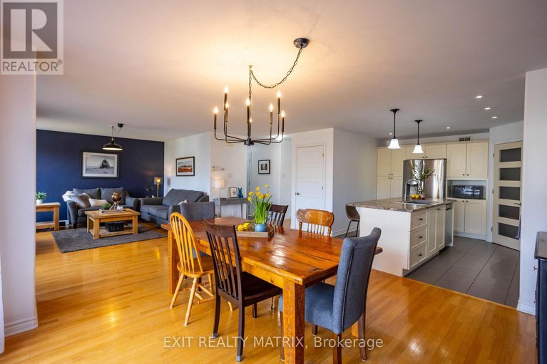 28492201/228-olde-towne-avenue/village-of-russell/russell/ontario/K4R0B3_12