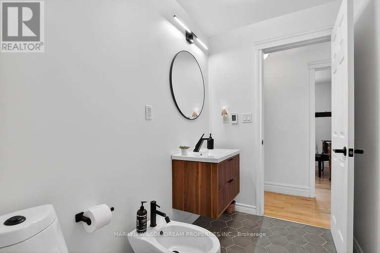 29599055/2105-bangor-street/elmvale-acresurbandale/ottawa/ontario/K1G2X6_28