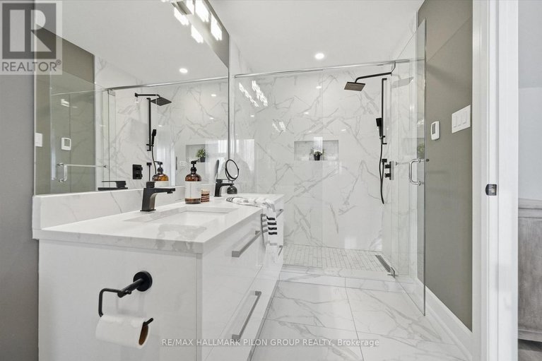 29455471/559-mutual-street/castle-heights/ottawa/ontario/K1K1C5_18