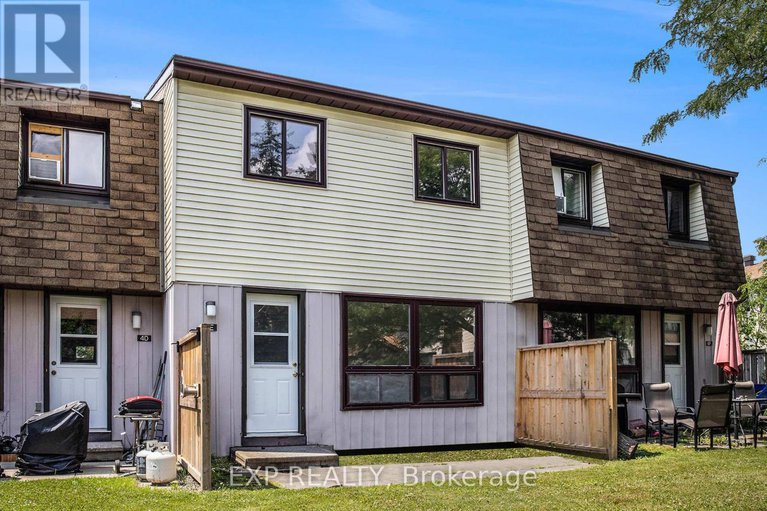 28577160/4e-39-woodvale-green/craig-henrywoodvale/ottawa/ontario/K2G4G8_18