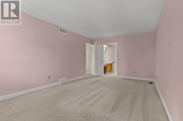 28694568/28-pine-bluff-trail/stittsville-central/ottawa/ontario/K2S1E1_17