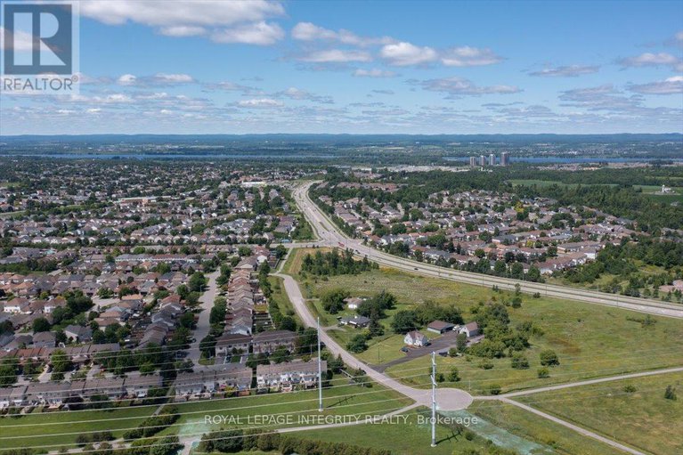 29228635/1030-valin-street/fallingbrookgardenway-south/ottawa/ontario/K4A4X7_50