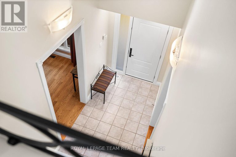 28906367/1601-apeldoorn-avenue/carleton-heights/ottawa/ontario/K2C1V4_6
