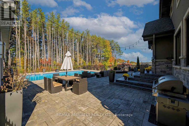 28142173/2284-summerside-drive/manotick-east-to-manotick-station/ottawa/ontario/K4M1B4_46