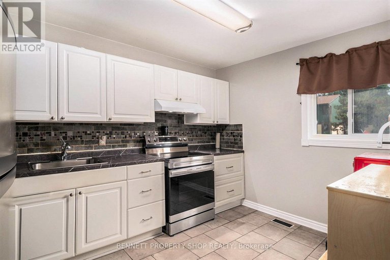 28615041/57-1707-meadowbrook-road/pineview/ottawa/ontario/K1B4W6_2