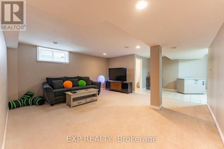 28360467/15-mayford-avenue/barrhaven-east/ottawa/ontario/K2G6A7_38
