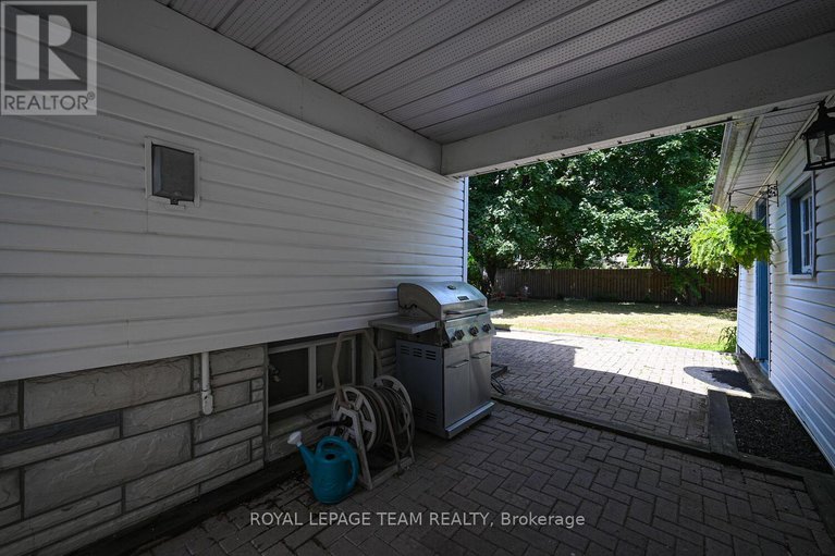 28754447/23-norice-street/meadowlandscrestview/ottawa/ontario/K2G2X3_29