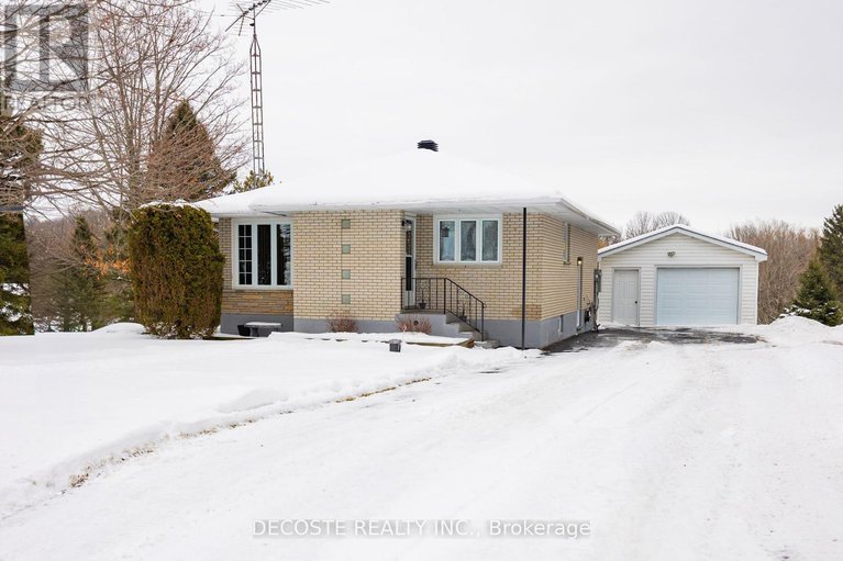 29143226/20676-glen-robertson-road/north-glengarry-lochiel-twp/north-glengarry/ontario/K0C1A0_1