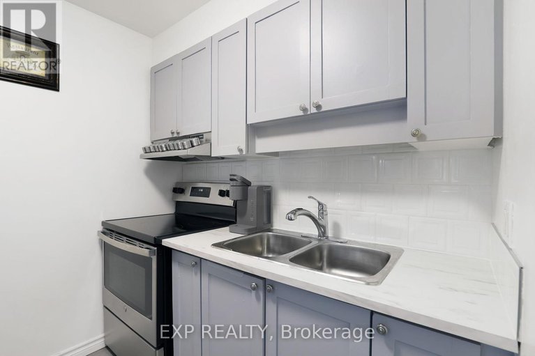 28834452/212-214-viewmount-drive/borden-farmstewart-farmcarleton-heightsparkwood-hills/ottawa/ontario/K2E7X3_17