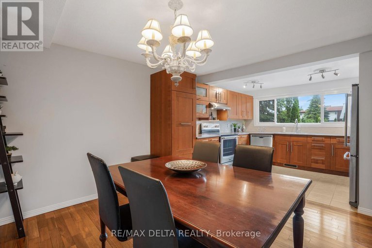 28534404/8-2296-orient-park-drive/blackburn-hamlet-south/ottawa/ontario/K1B4N6_12