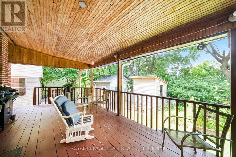 28567254/367-ravenhill-avenue/mckellarhighland/ottawa/ontario/K2A0J5_28