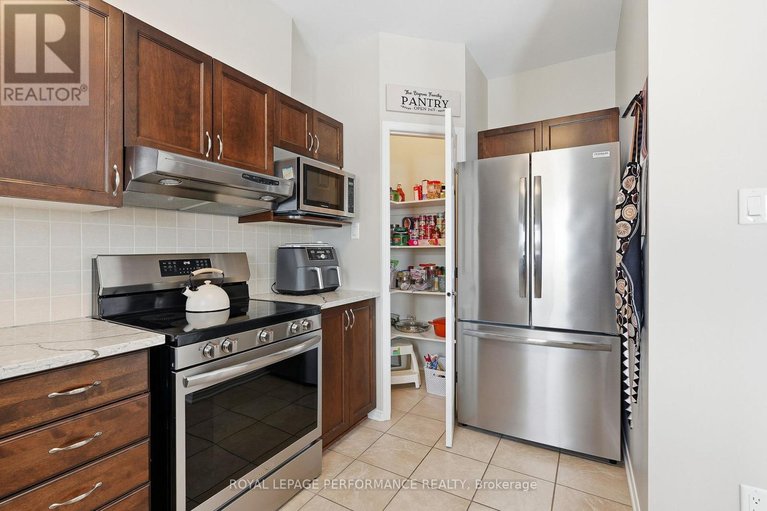 29611757/112-jade-street/town-of-rockland/clarence-rockland/ontario/K4K0C8_18